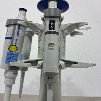 Eppendorf Set of 4 Research plus pipette image 2